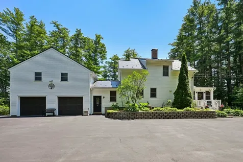 76 Holts Point Road Sandown NH 03873