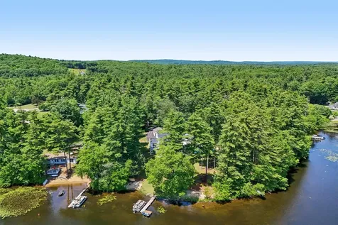 76 Holts Point Road Sandown NH 03873