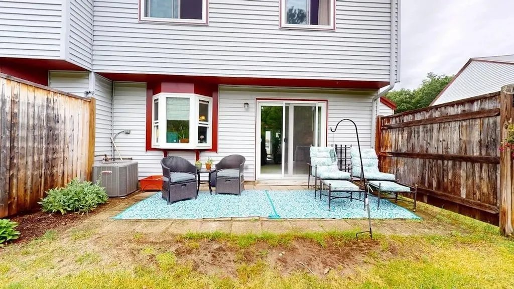 280 Stonebridge Drive Nashua NH 03063