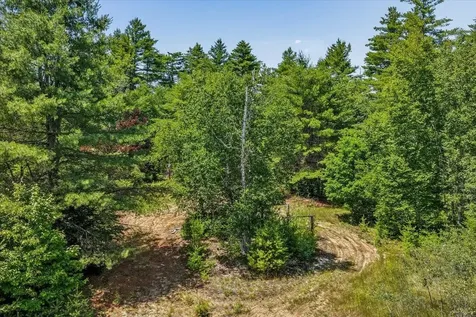 52 Mac Avenue Newport NH 03773