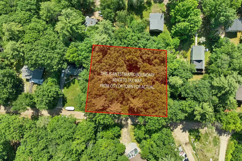 28 Geneve Street Moultonborough NH 03254