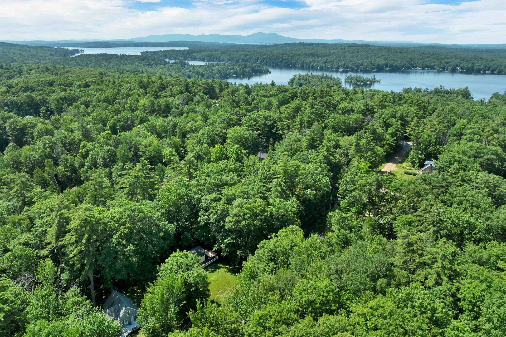 28 Geneve Street Moultonborough NH 03254