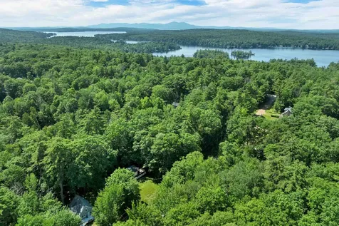 28 Geneve Street Moultonborough NH 03254