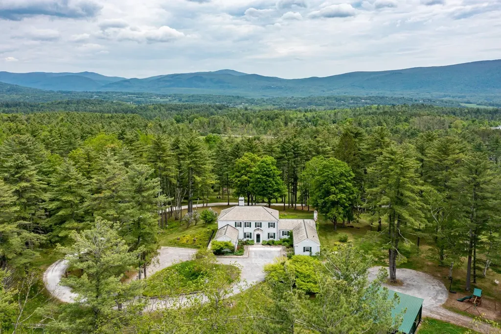 1613 West Road Manchester VT 05255