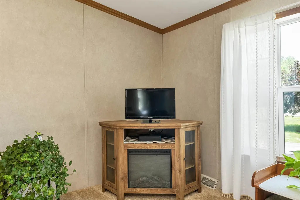 2 Lilac Drive Rochester NH 03867-5254