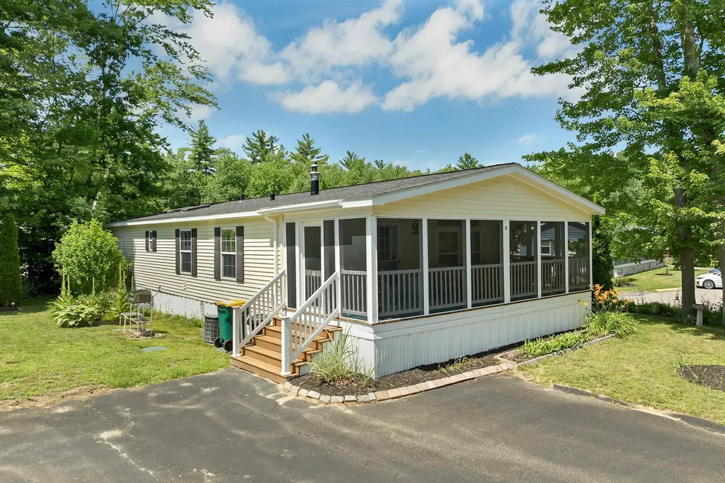2 Lilac Drive Rochester NH 03867-5254
