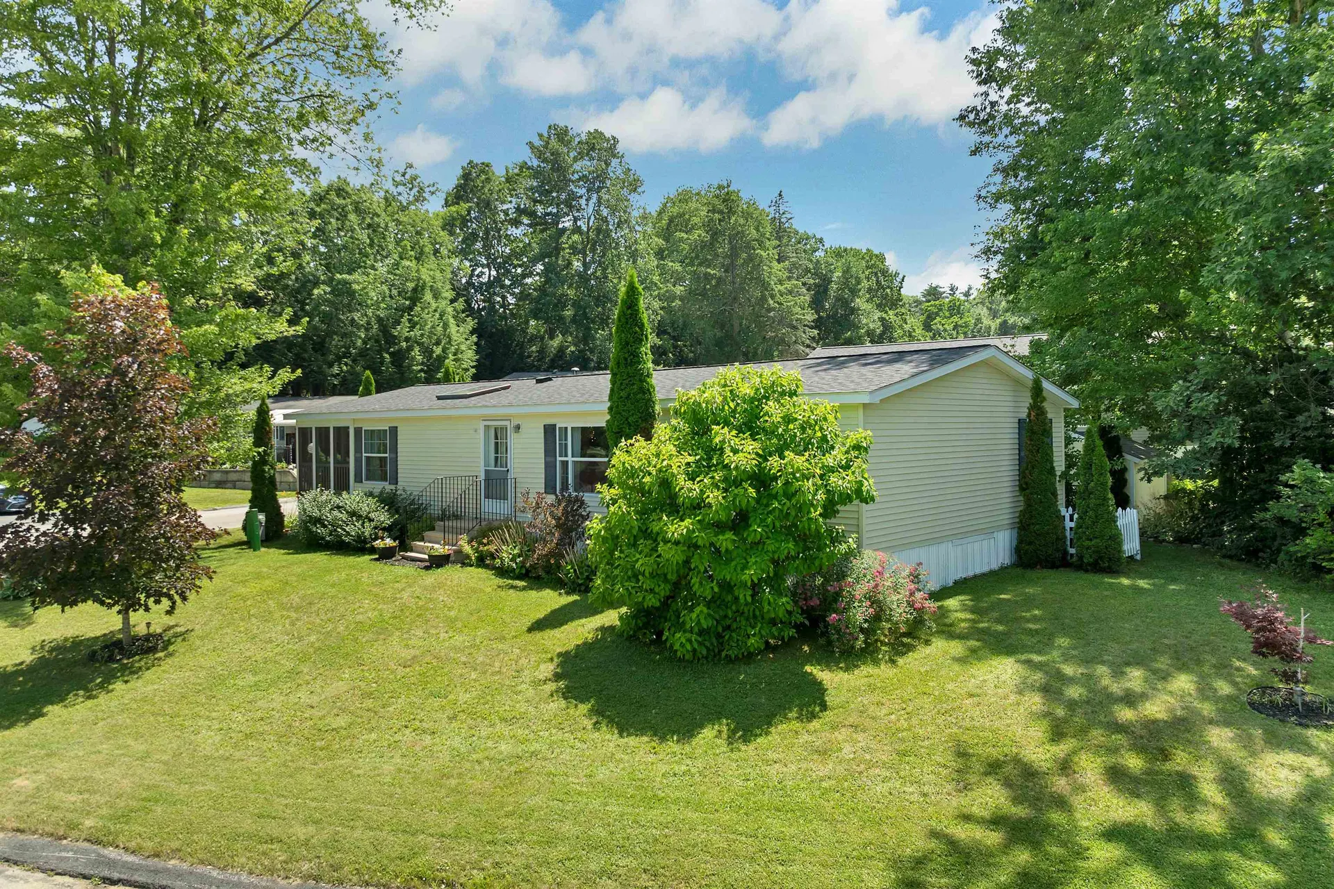 2 Lilac Drive Rochester NH 03867-5254