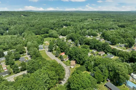 2 Lilac Drive Rochester NH 03867-5254