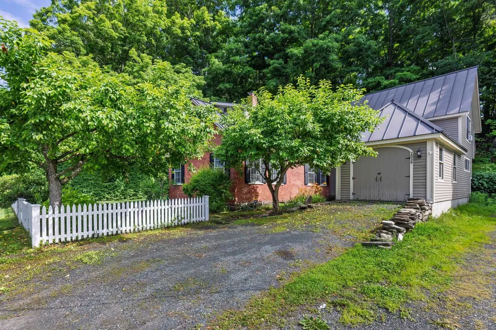 2039 Quechee Main Street Hartford VT 05047