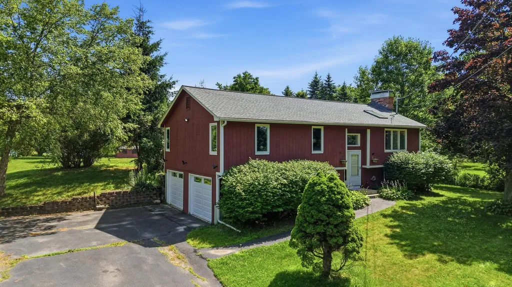 39 Old Auburn Road Derry NH 03038