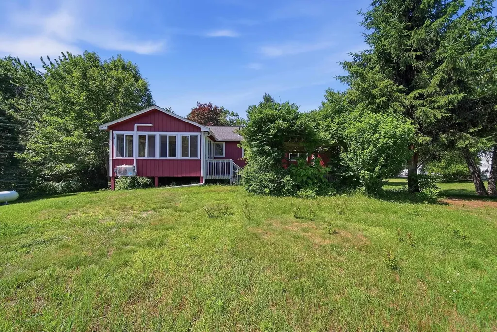 39 Old Auburn Road Derry NH 03038