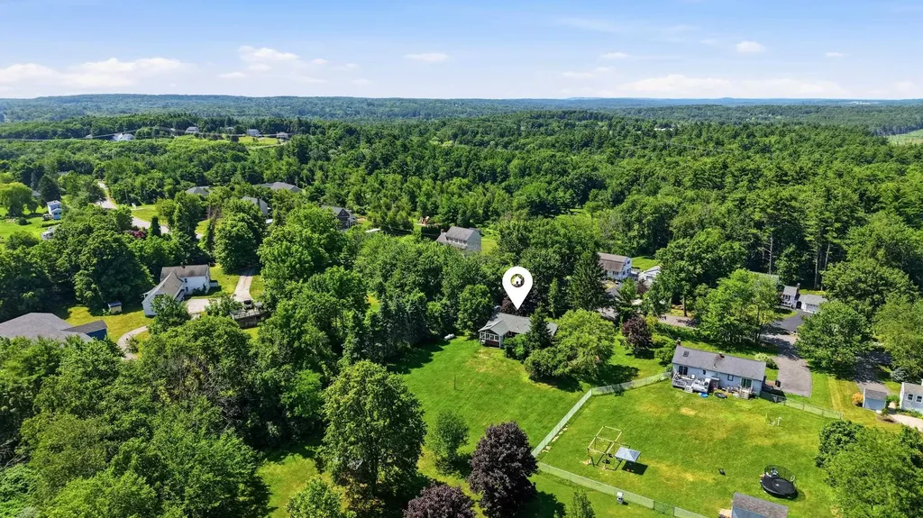 39 Old Auburn Road Derry NH 03038