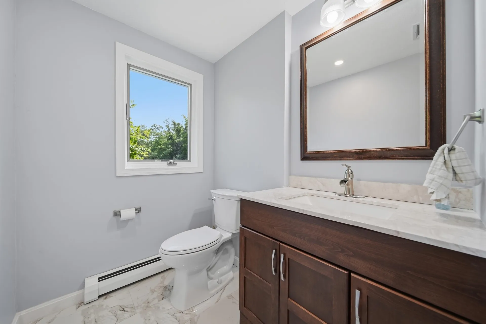 39 Old Auburn Road Derry NH 03038