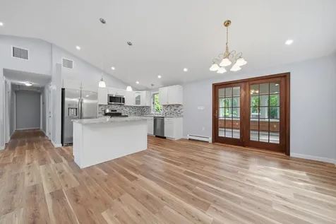 39 Old Auburn Road Derry NH 03038