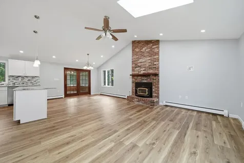 39 Old Auburn Road Derry NH 03038