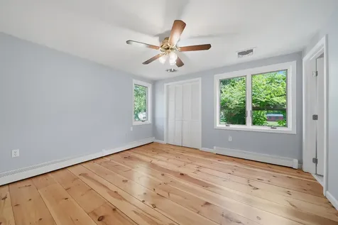 39 Old Auburn Road Derry NH 03038