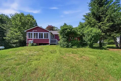 39 Old Auburn Road Derry NH 03038