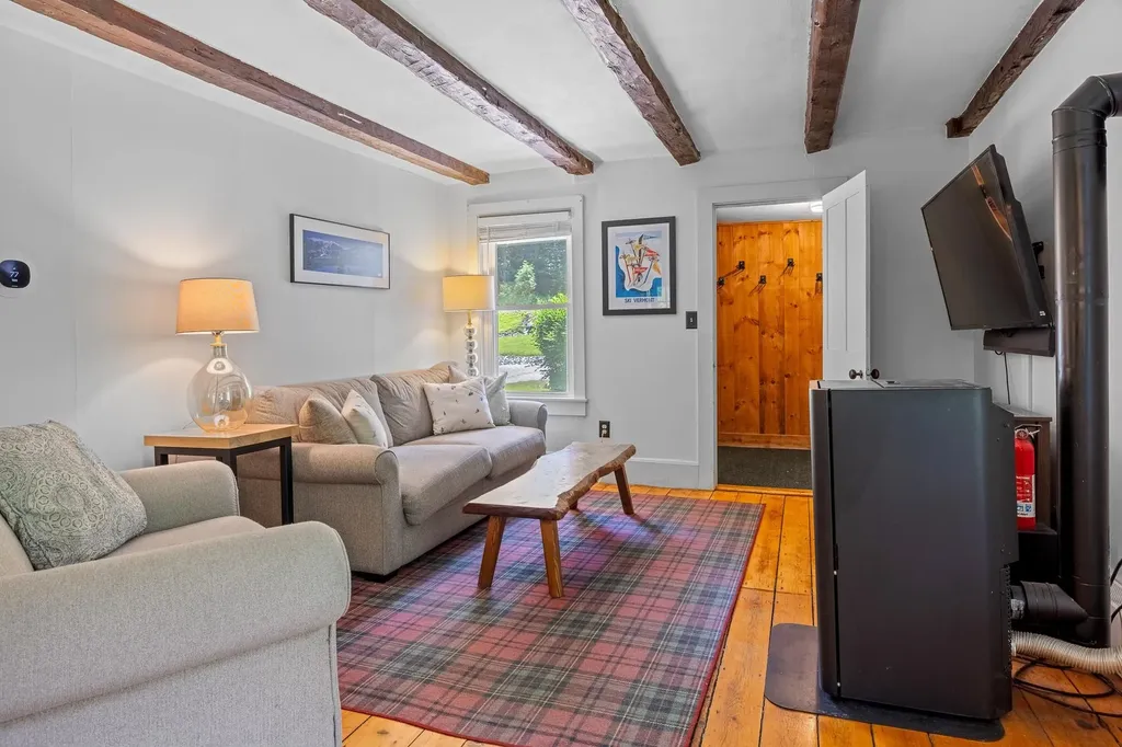 16 Old Farm Road Winhall VT 05340