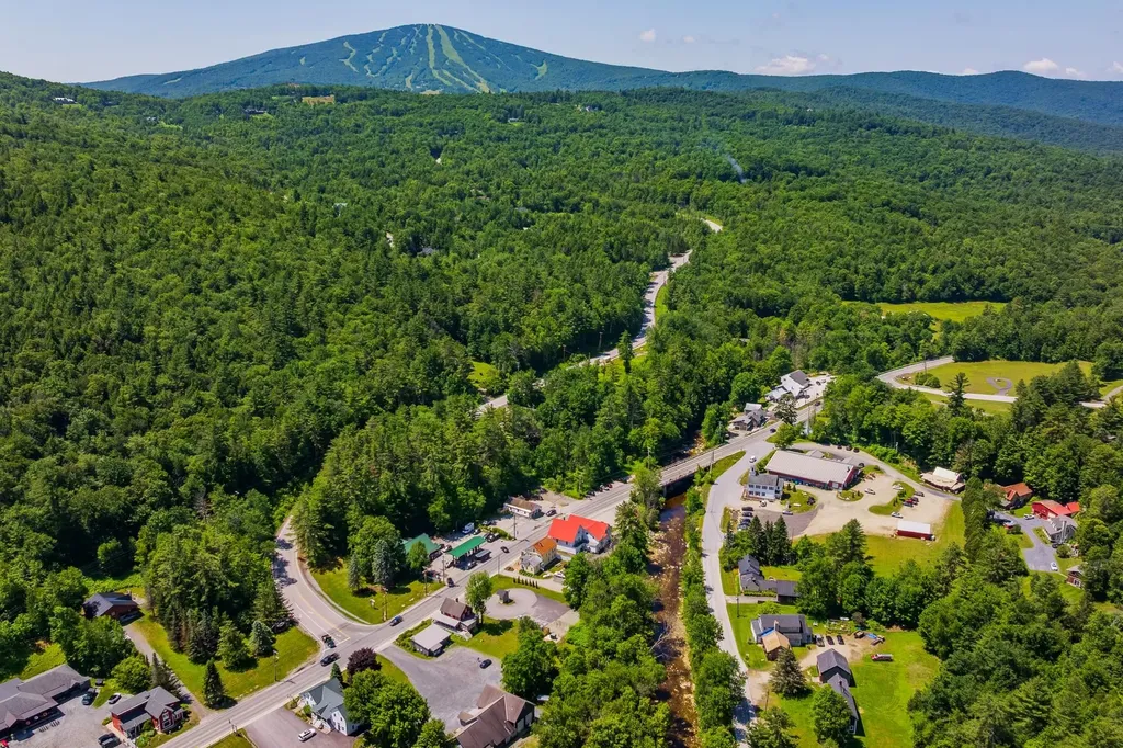 16 Old Farm Road Winhall VT 05340