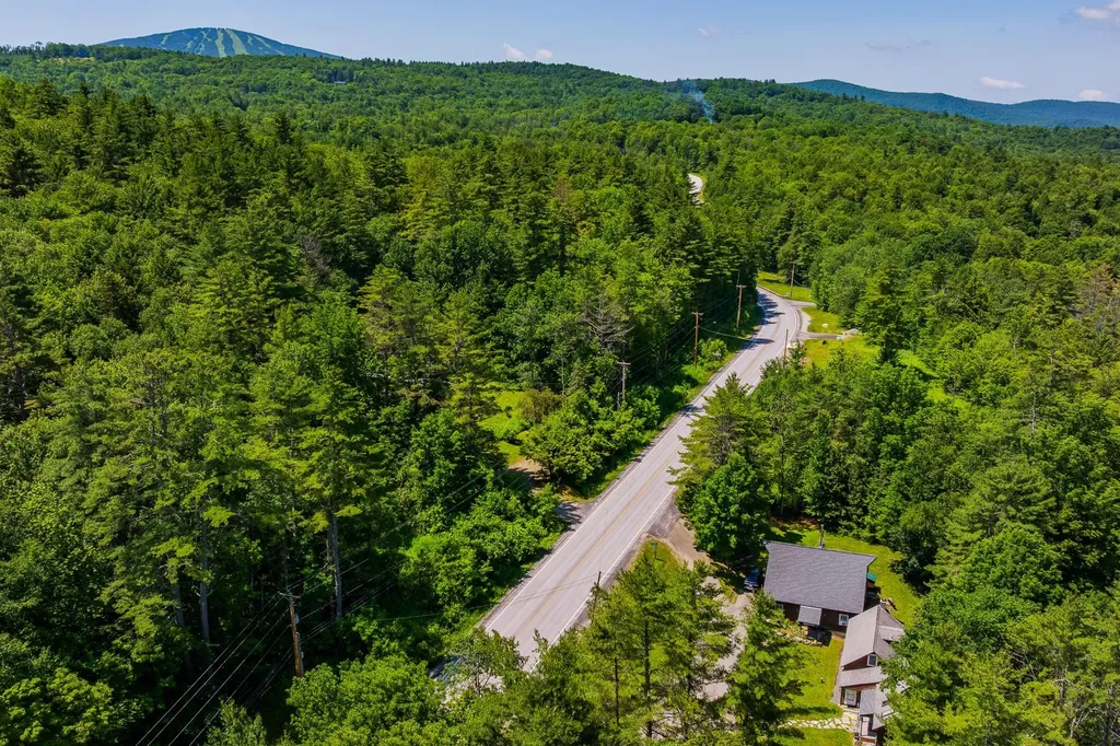 16 Old Farm Road Winhall VT 05340
