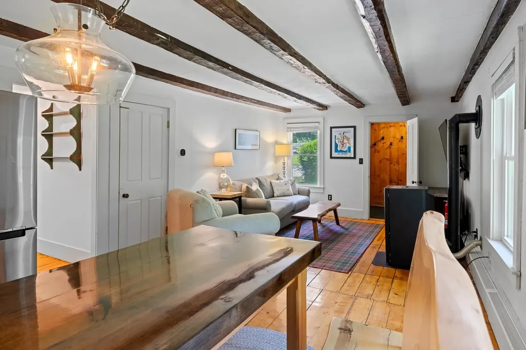 16 Old Farm Road Winhall VT 05340