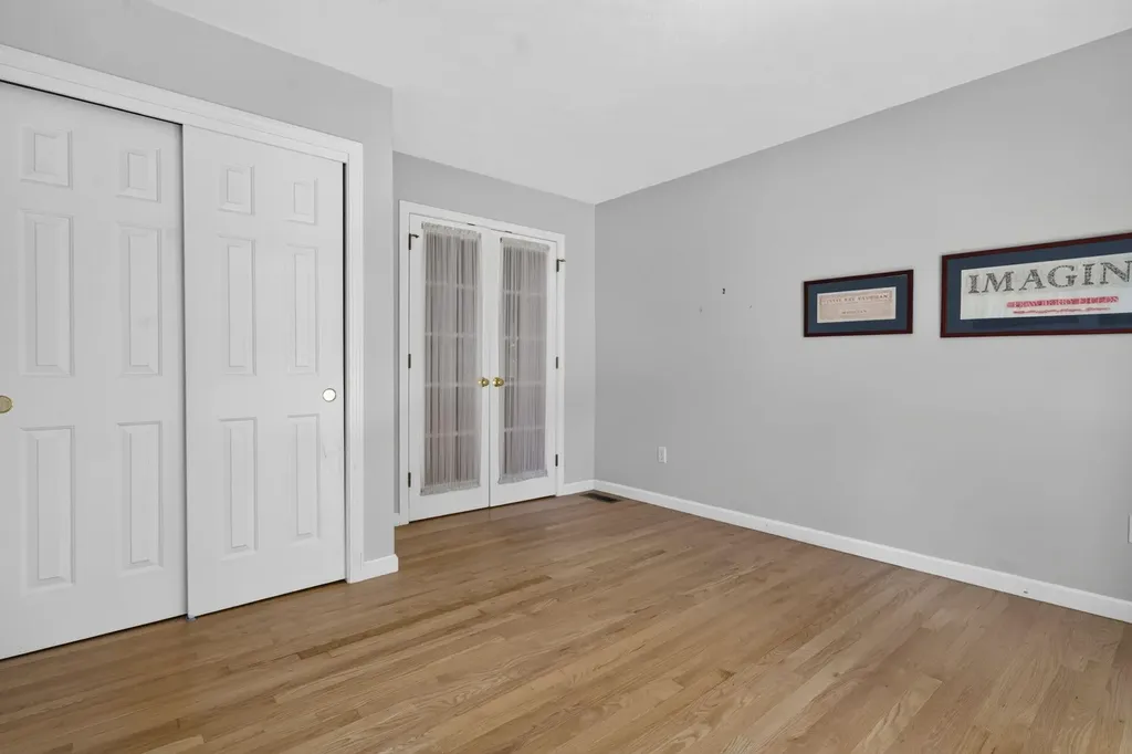 16 Spyglass Point Circle Bedford NH 03110