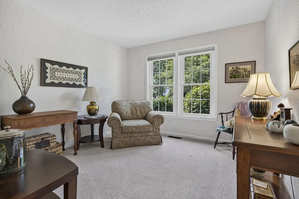16 Spyglass Point Circle Bedford NH 03110