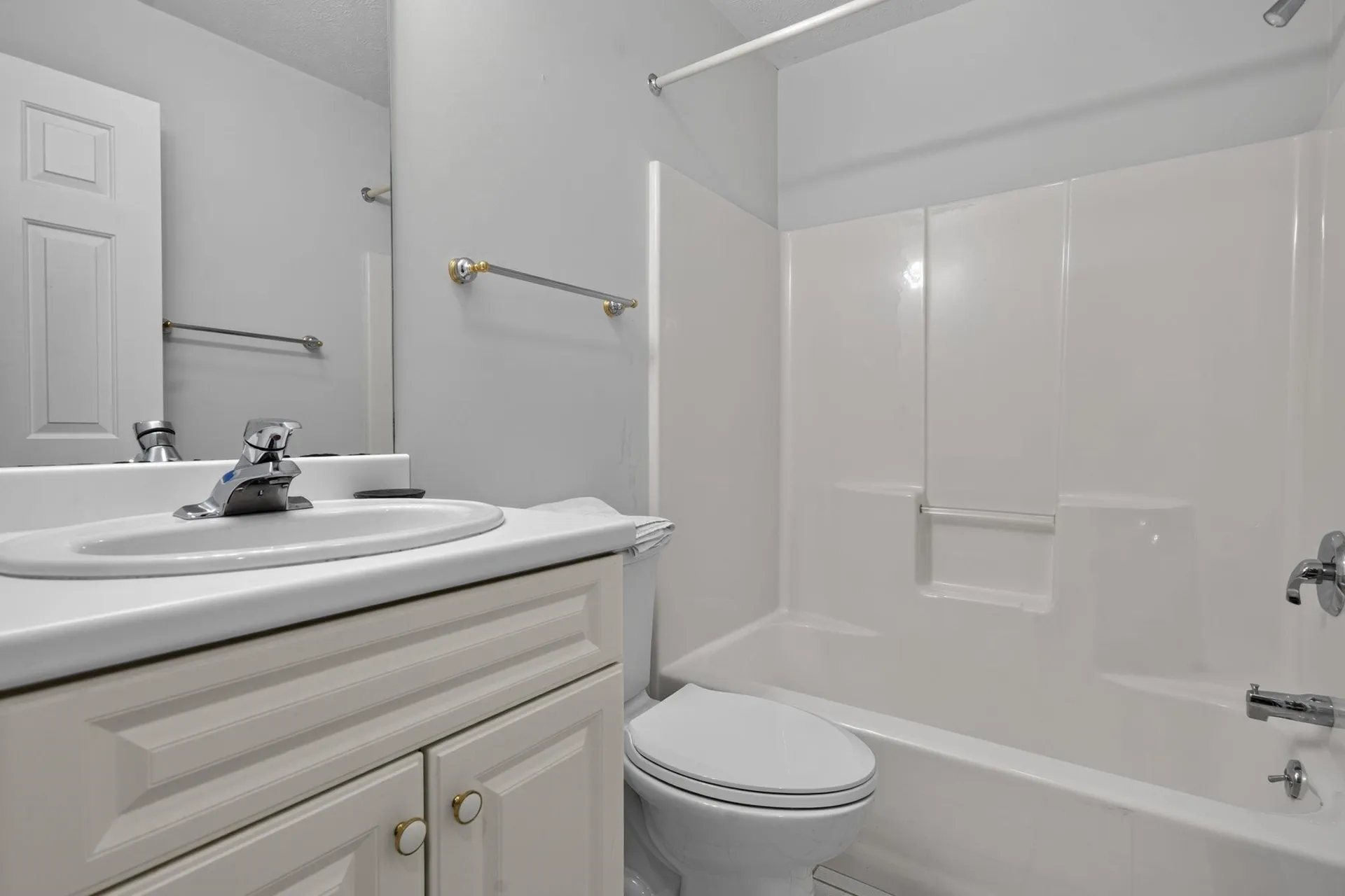 16 Spyglass Point Circle Bedford NH 03110