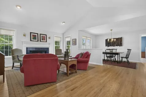 16 Spyglass Point Circle Bedford NH 03110
