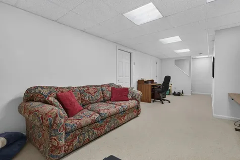 16 Spyglass Point Circle Bedford NH 03110