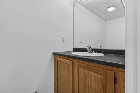 16 Spyglass Point Circle Bedford NH 03110