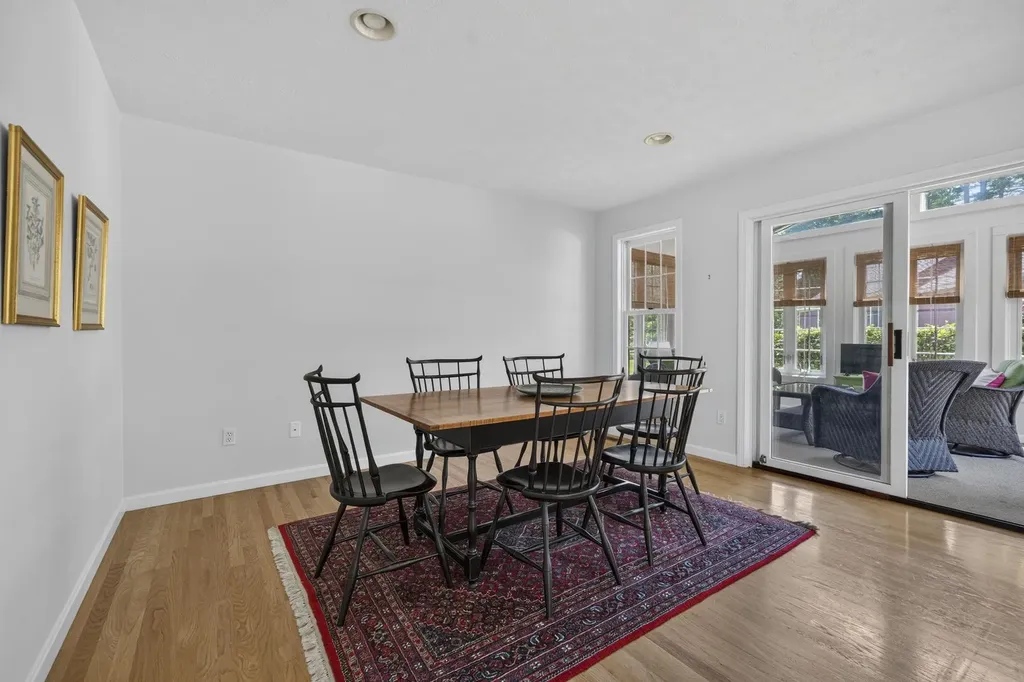 16 Spyglass Point Circle Bedford NH 03110