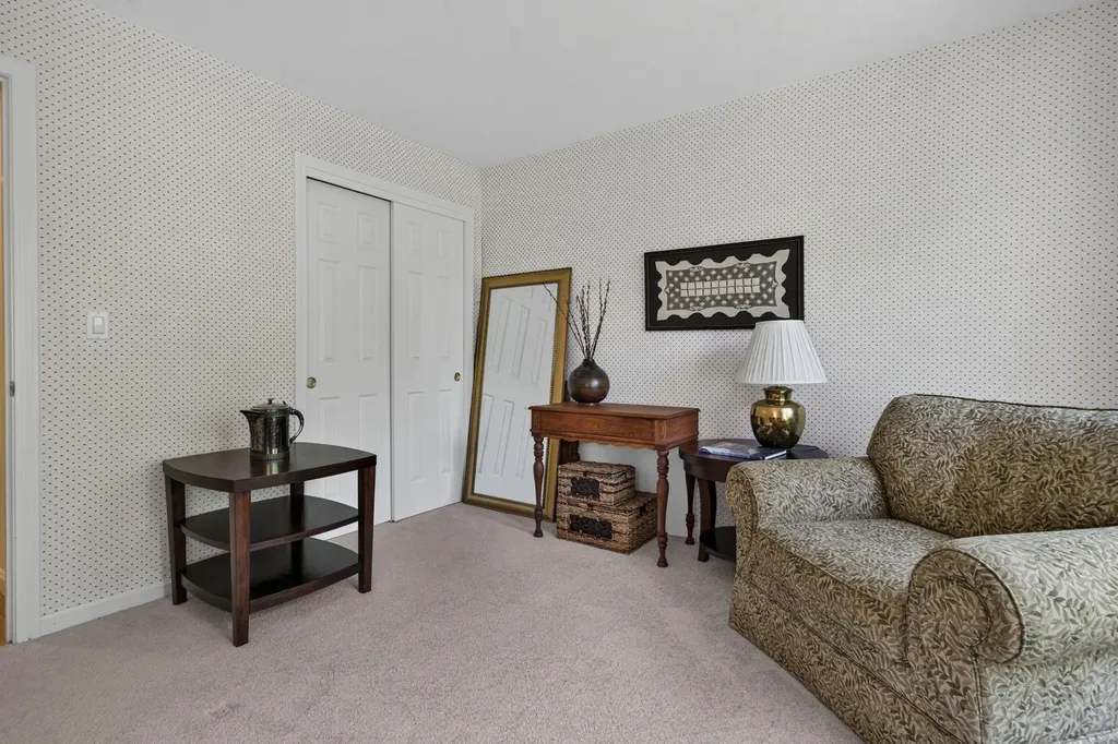 16 Spyglass Point Circle Bedford NH 03110