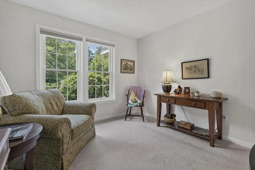 16 Spyglass Point Circle Bedford NH 03110