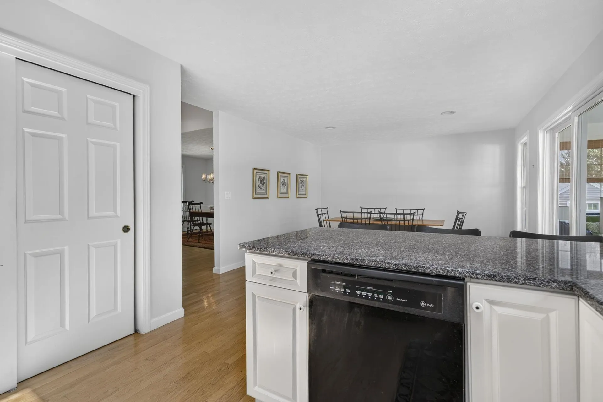 16 Spyglass Point Circle Bedford NH 03110