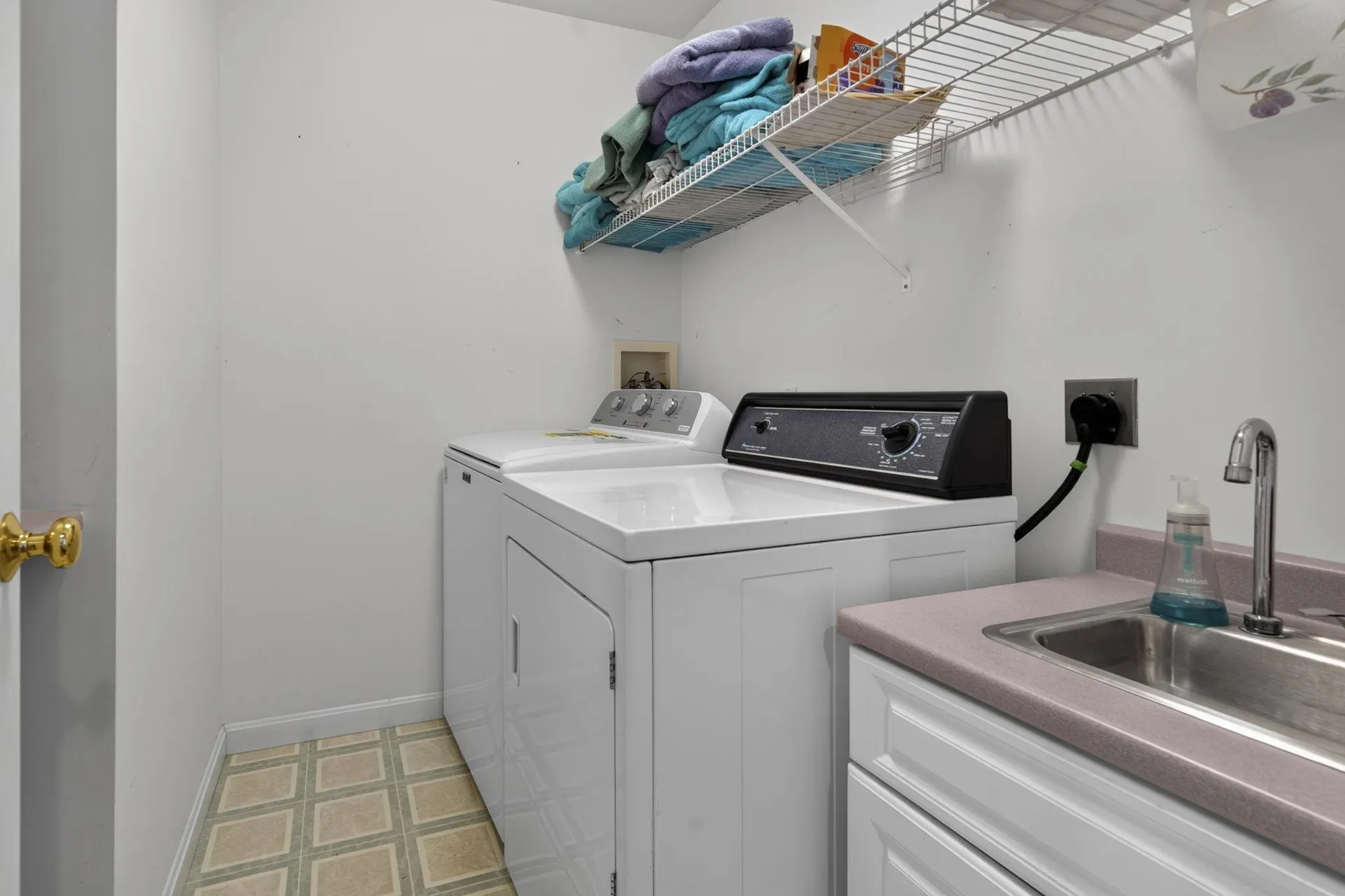 16 Spyglass Point Circle Bedford NH 03110