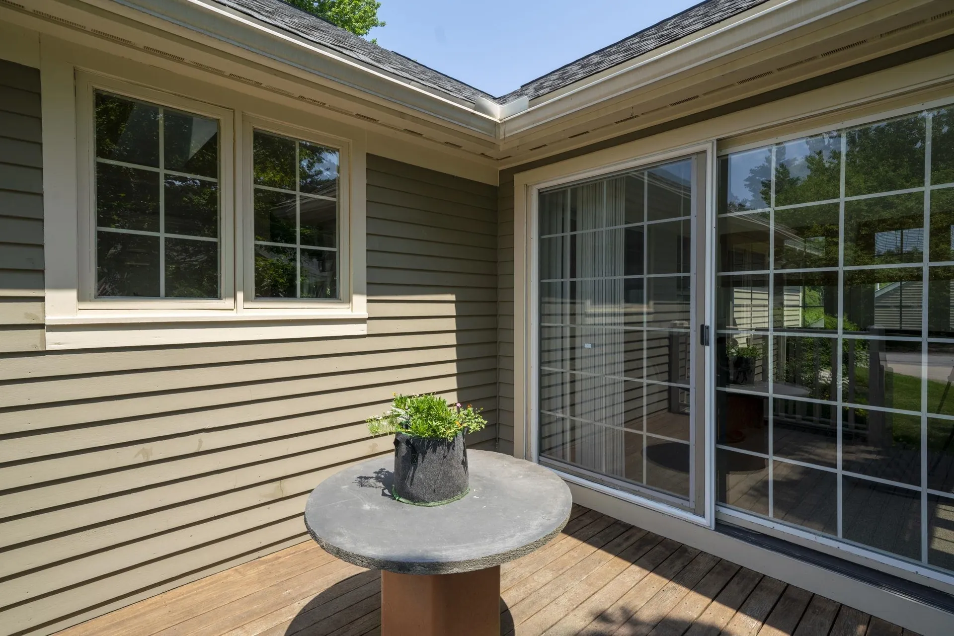 16 Spyglass Point Circle Bedford NH 03110