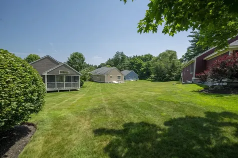 16 Spyglass Point Circle Bedford NH 03110