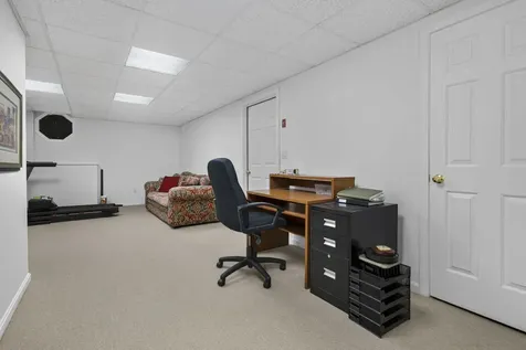 16 Spyglass Point Circle Bedford NH 03110
