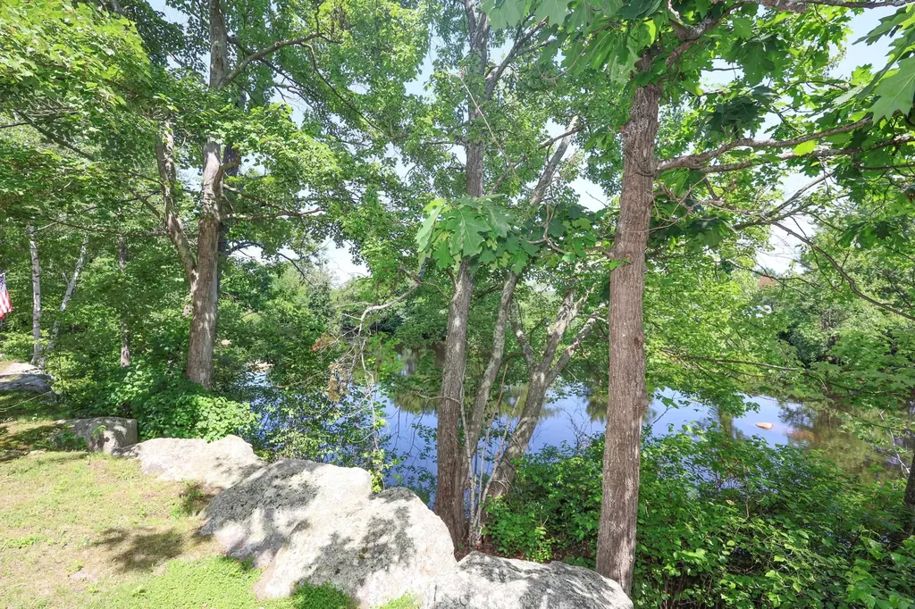 1465 Hooksett Road Hooksett NH 03106