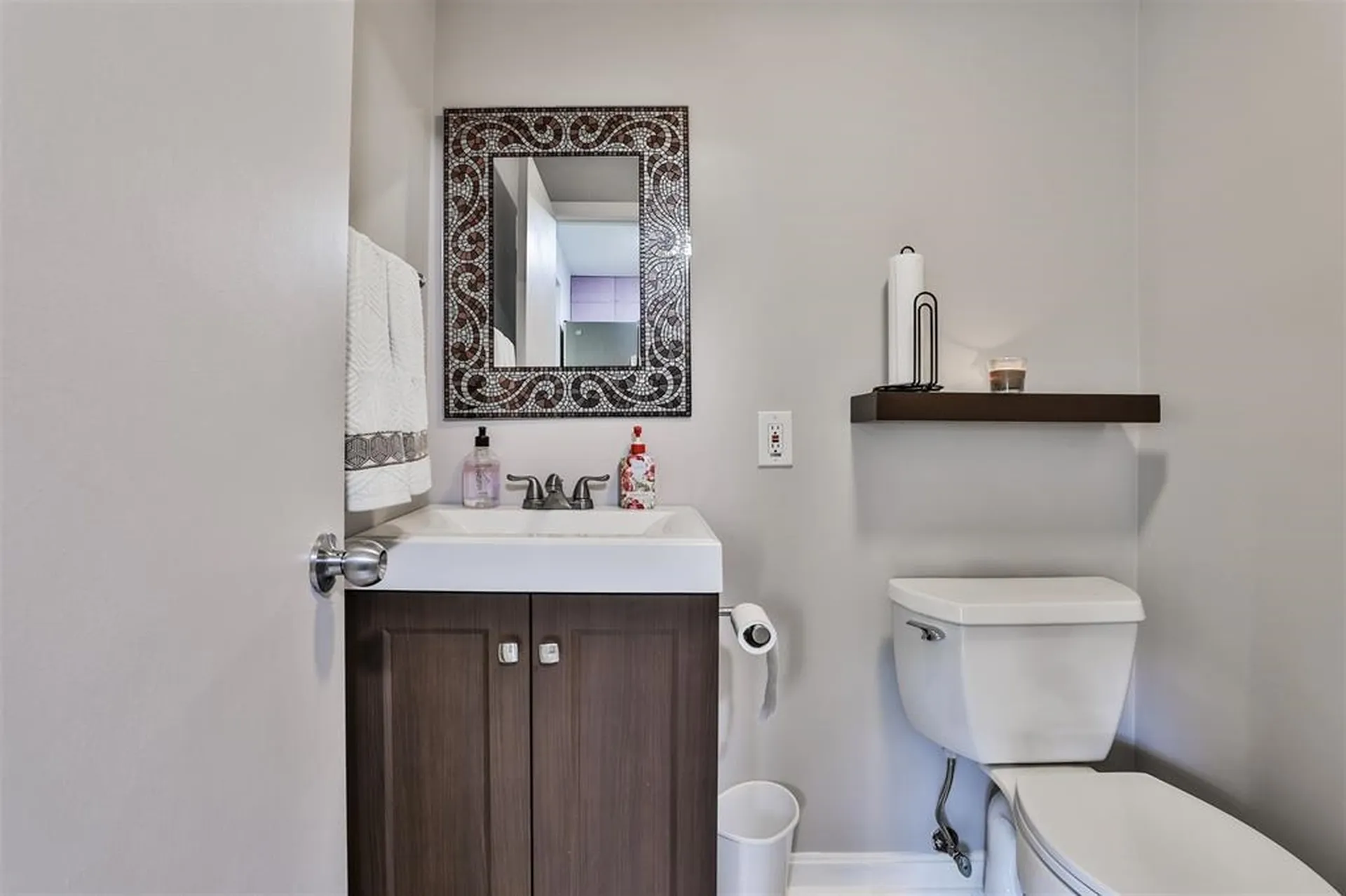 2 Fieldstone Drive Derry NH 03038