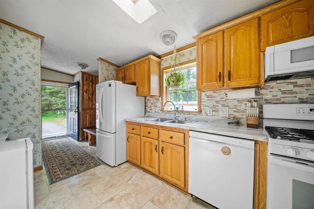 417 Middle Road Dover NH 03820