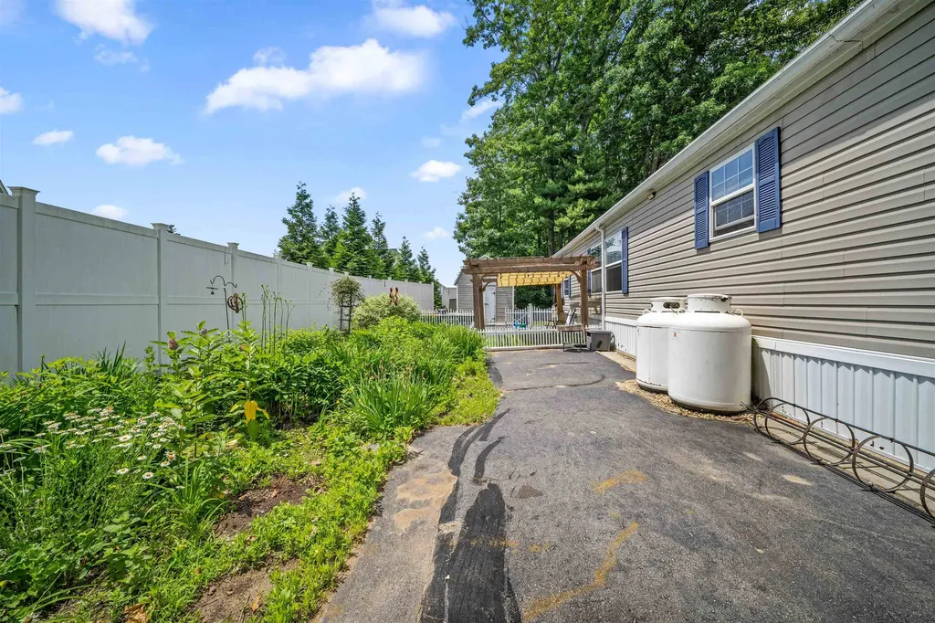 417 Middle Road Dover NH 03820