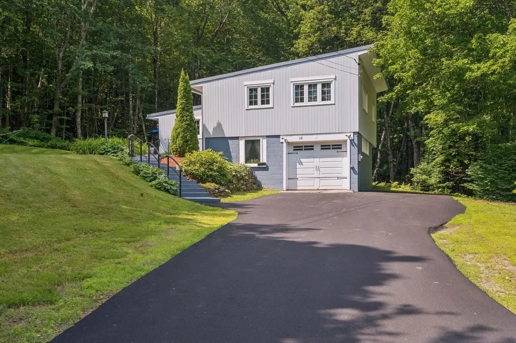 15 Juniper Hill Claremont NH 03743