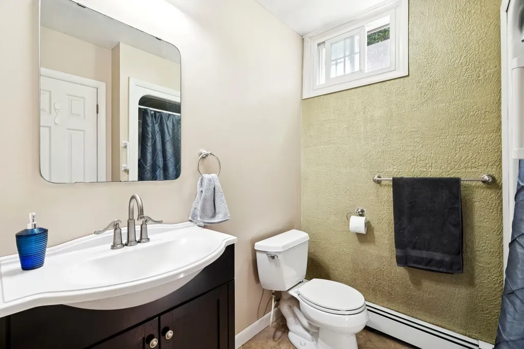 15 Juniper Hill Claremont NH 03743
