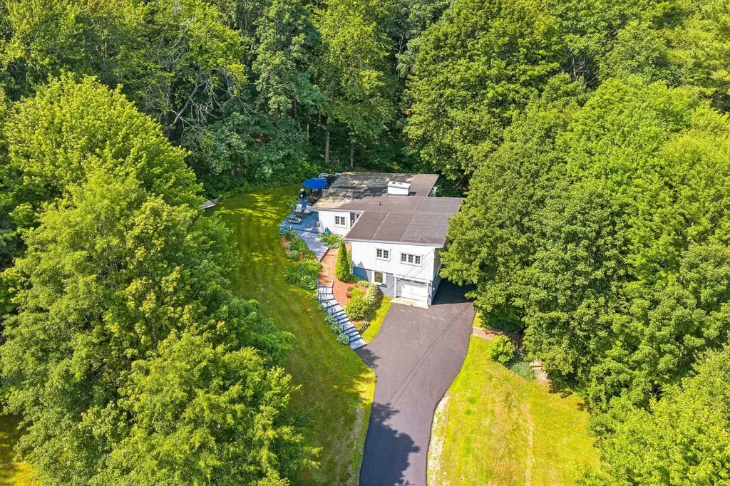15 Juniper Hill Claremont NH 03743
