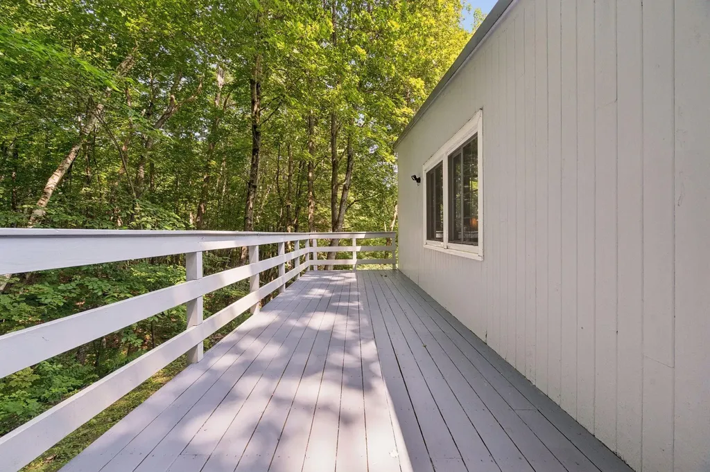 15 Juniper Hill Claremont NH 03743