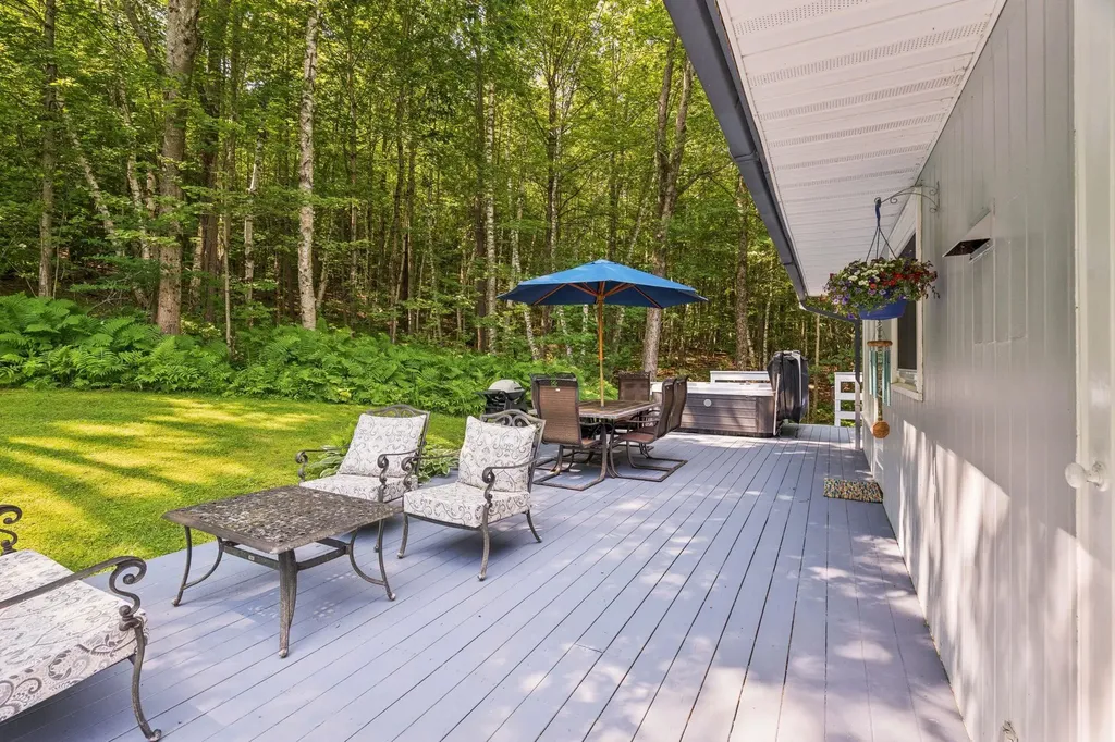 15 Juniper Hill Claremont NH 03743