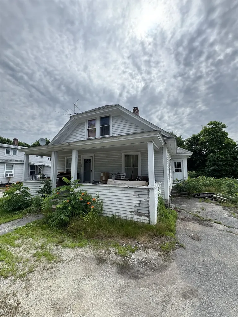 12 Millville Street Salem NH 03079