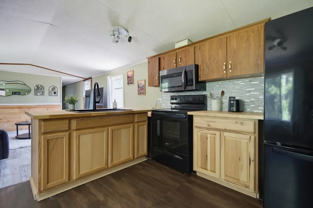 143 Salmon Falls Road Rochester NH 03868